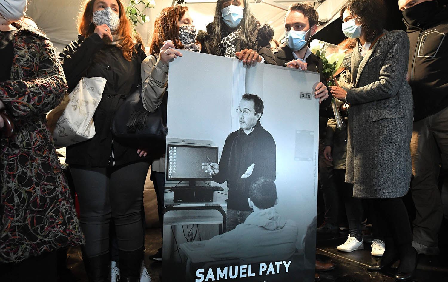 Fransa'da radikal İslamcı derneklere baskın