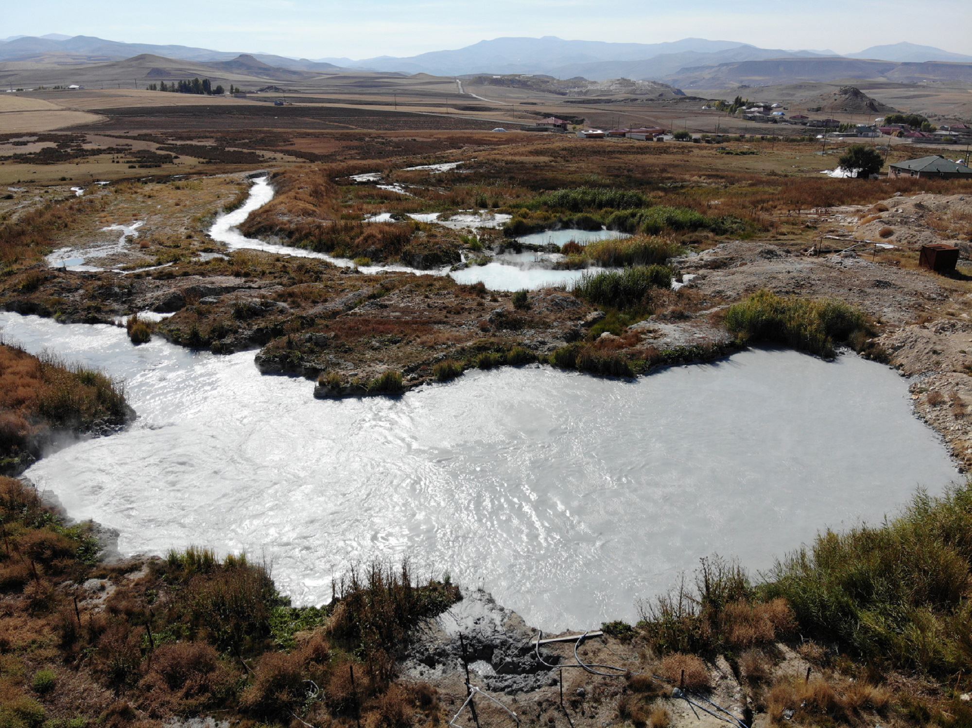FOTO - Şifa arayanlar Ağrı’nın Diyadin ilçesindeki kaplıcaları ziyaret ediyor