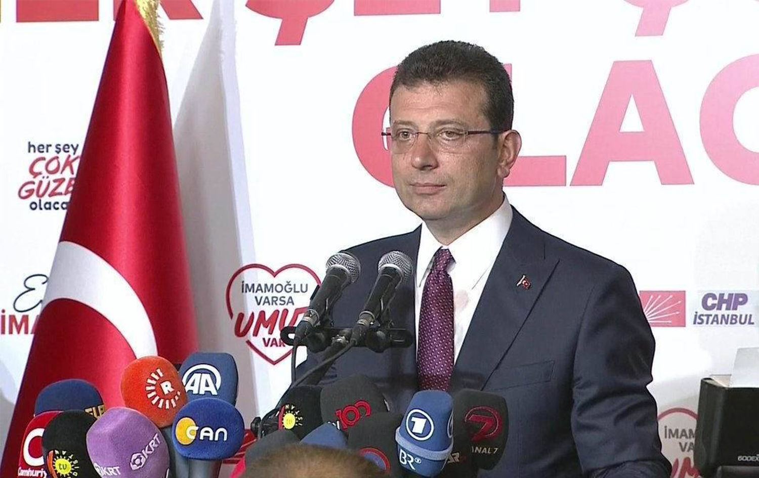 İBB Başkanı Ekrem İmamoğlu Covid-19'a yakalandı