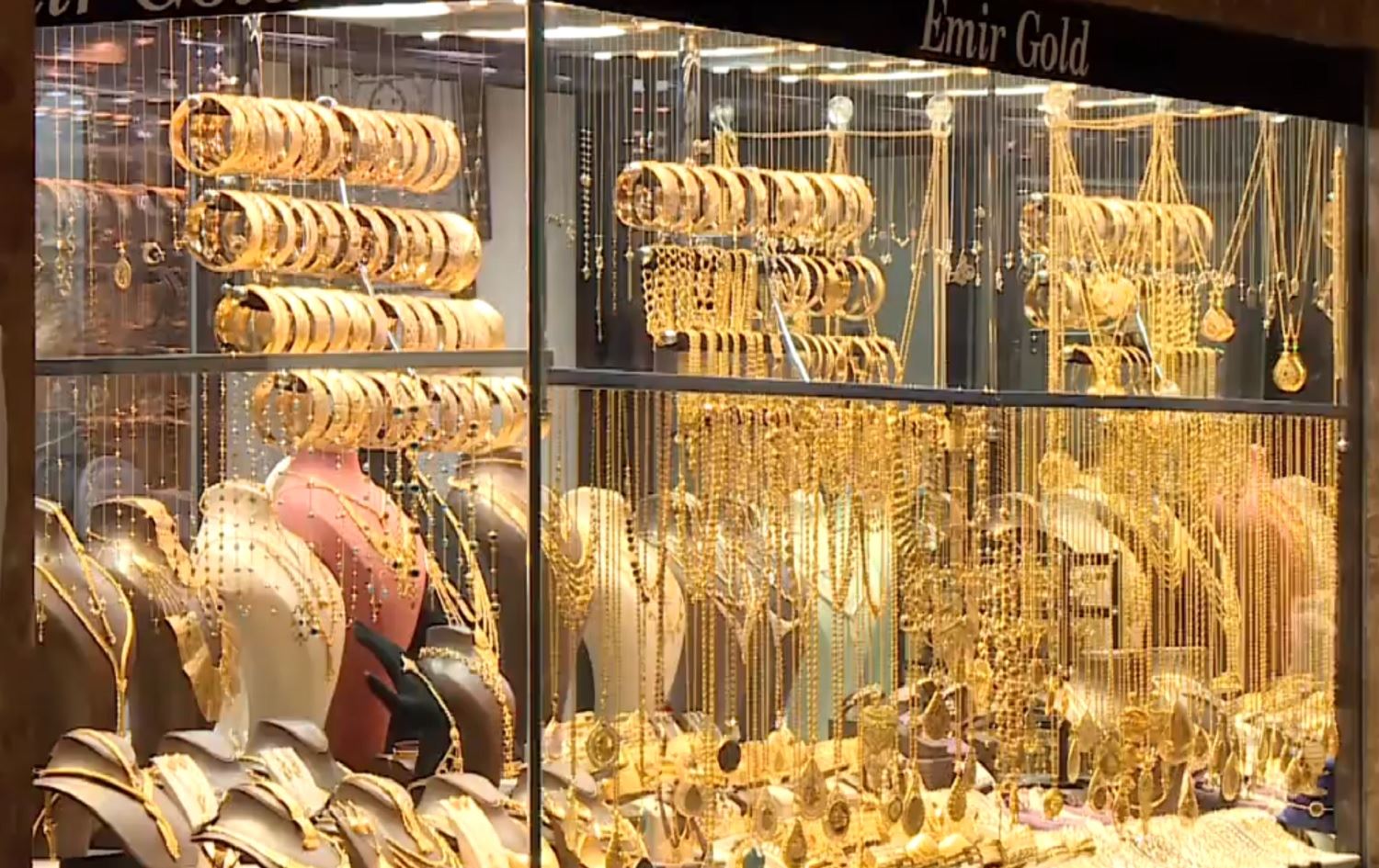 Li Amedê kirîn û firotina zêran ji %80 daketiye