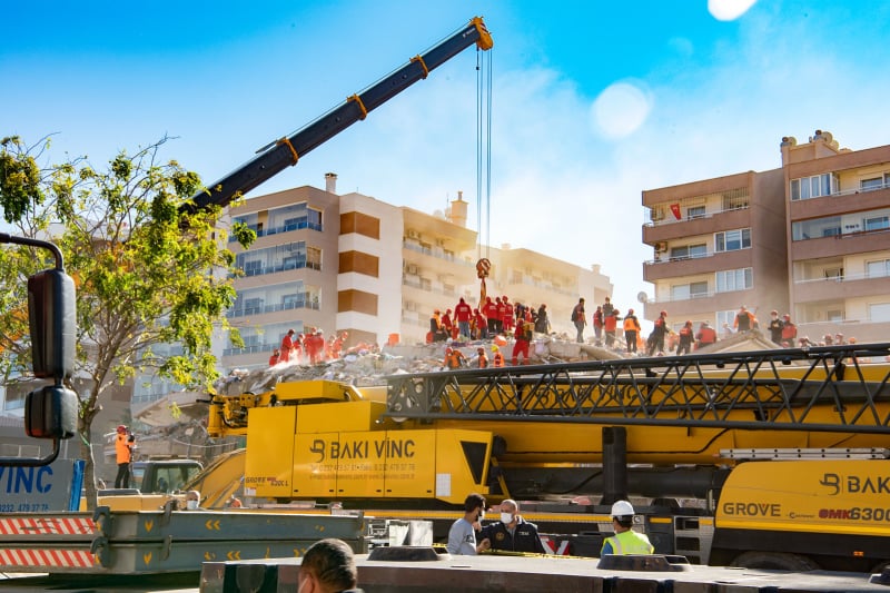 İzmir'de eğitime 1 hafta ara verildi