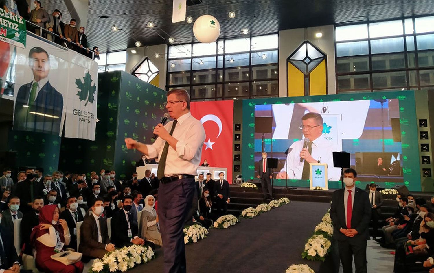 Kongreya Paşerojê, Ahmet Davutoglu weke serokê partiyê hilbijart