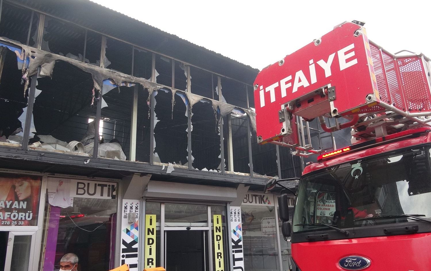 Li Wanê 100 dikan şewitîn