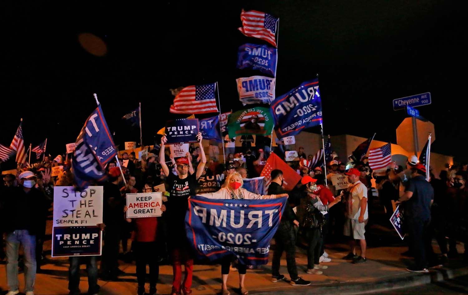 Komarî 60 milyon dolar ji bo şerê yasayî yê li hember Biden kom dikin