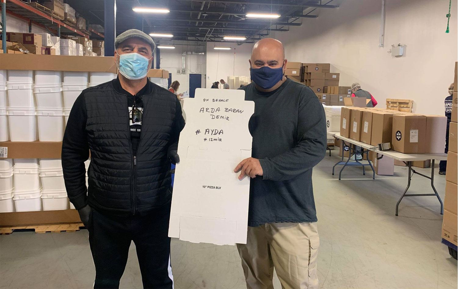 Kürt Pizzacı, depremzedelerin anısına Bangledeş'e yardım gönderdi