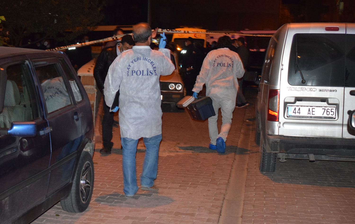 Evden uzaklaştırma kararı bulunan koca 73 yaşındaki eşini öldürdü