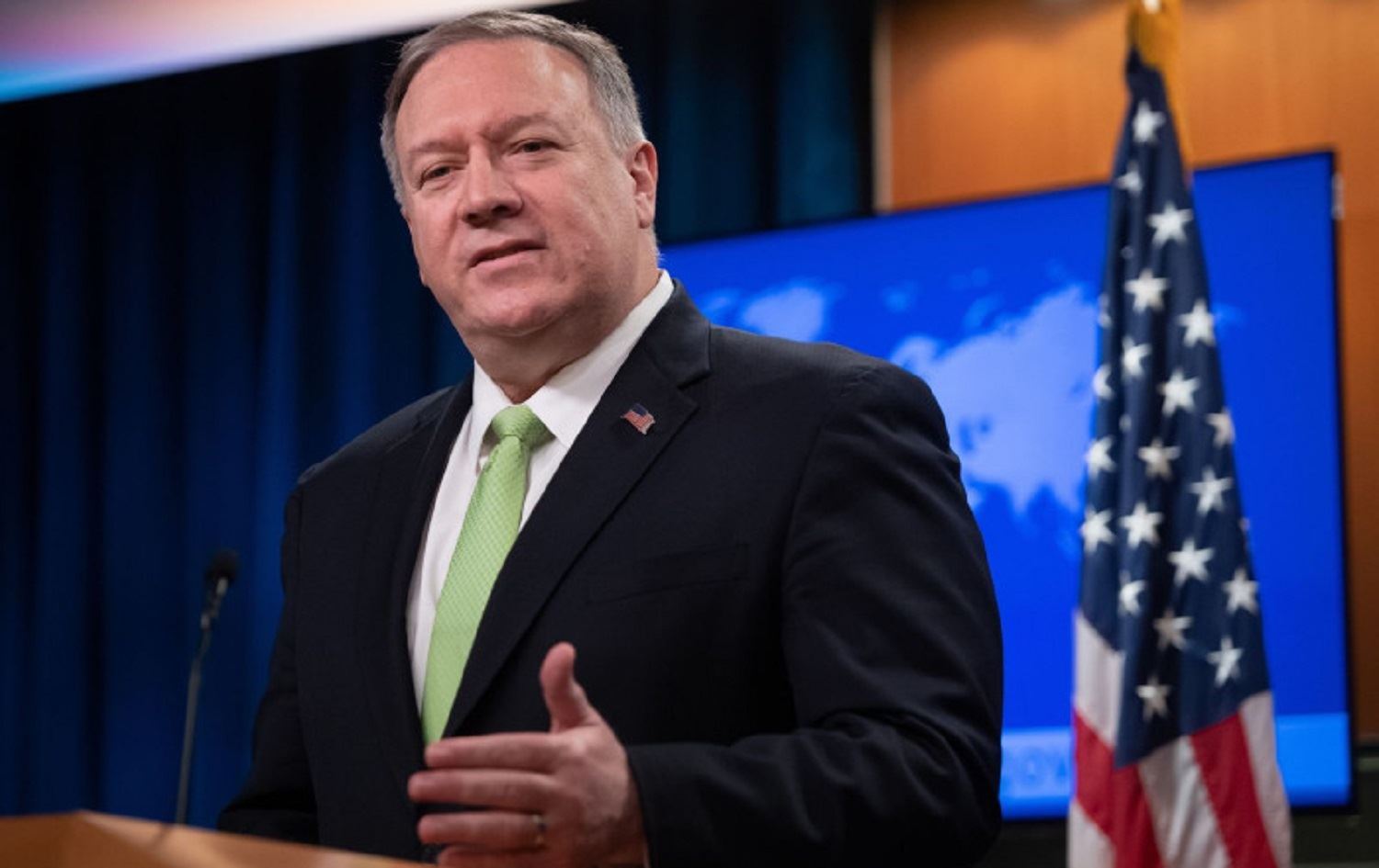 Mike Pompeo dest bi geşta xwe ya dirêj dike