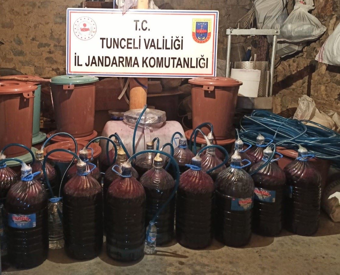 Dersim'de 500 litre sahte içki ele geçirildi
