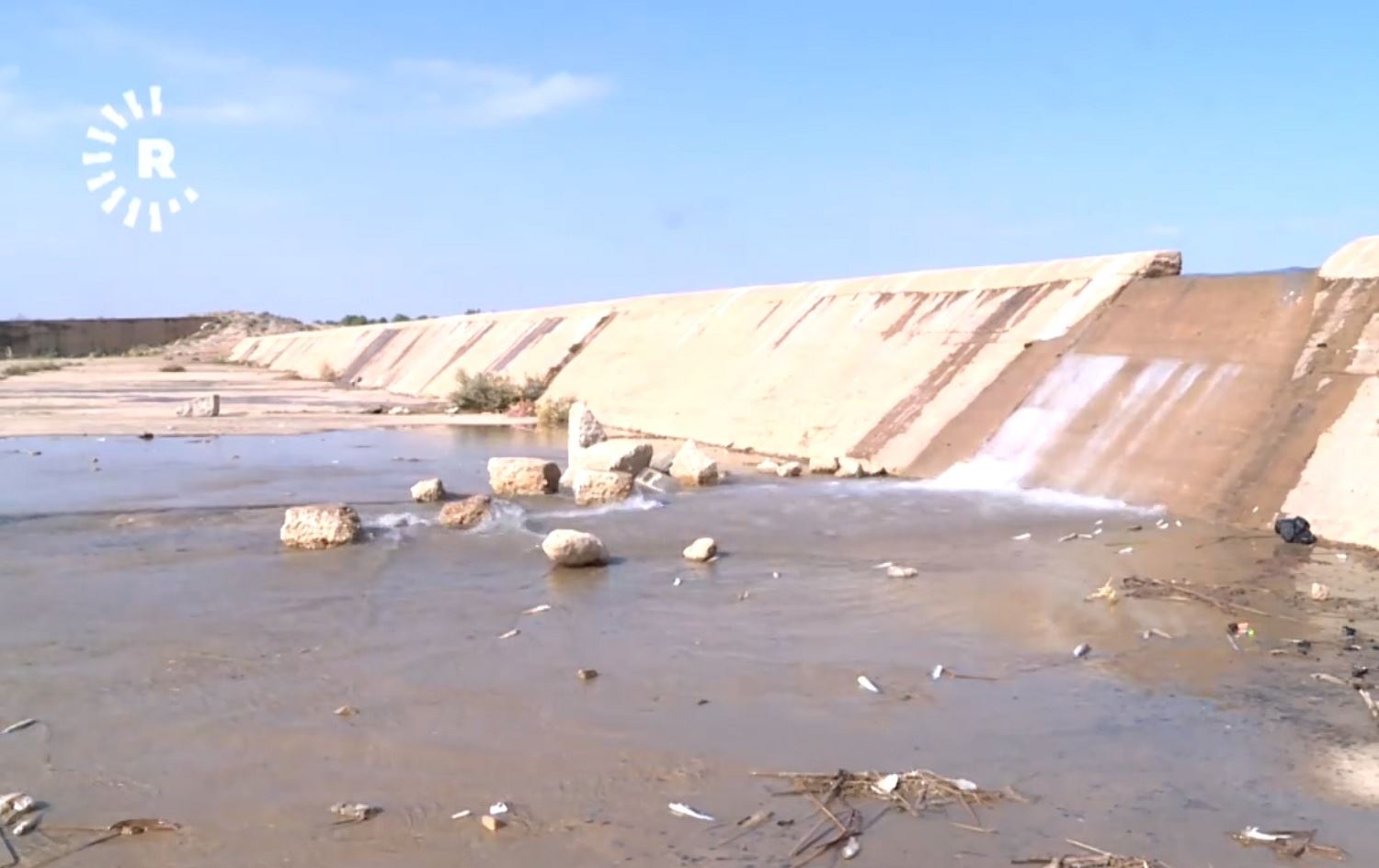 Bendava li Tirbespiyê li ber herifînê ye û gundiyên nêzîk bendavê bang li Rêveberiya Xweser dikin
