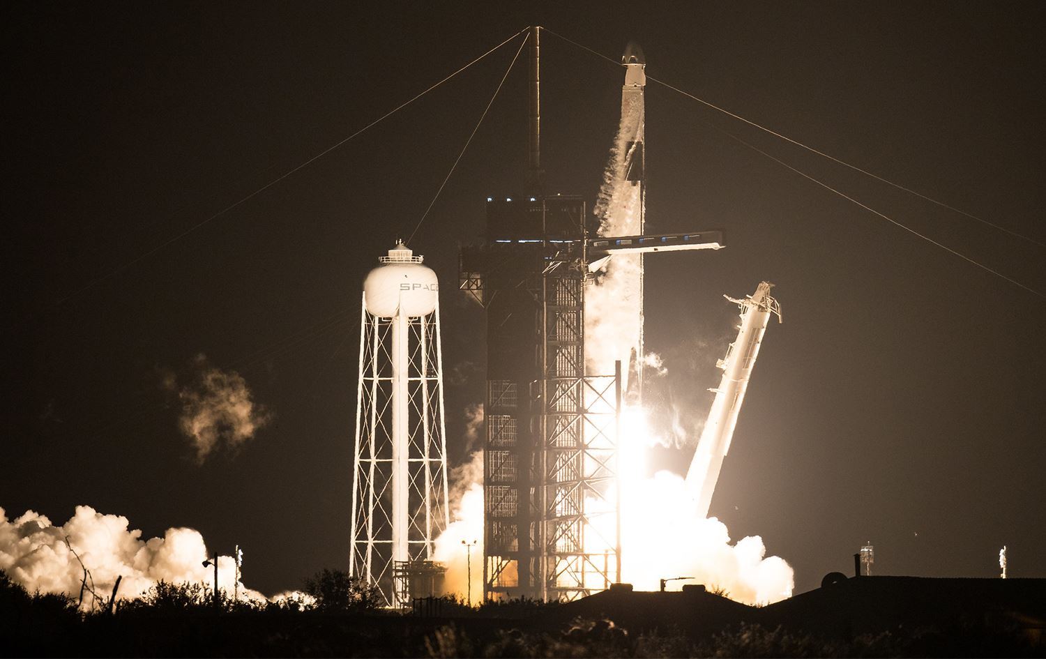 NASAyê SpaceX ber bi Wêstgeha Asmanî ya Navdewletî ve şand