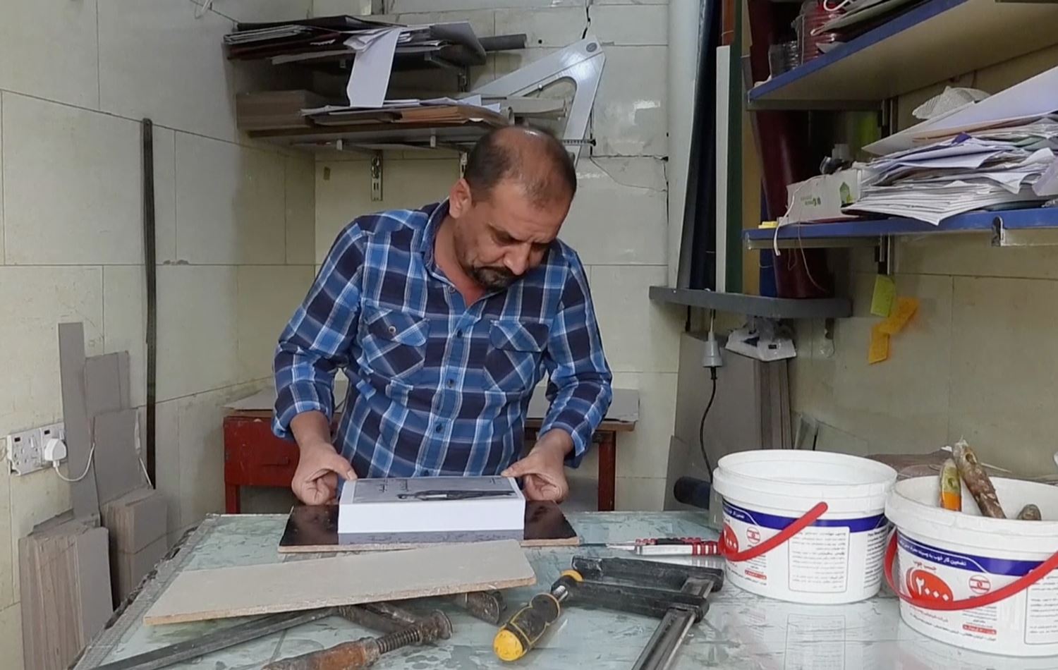 Sulaimani's bookbinding trade hard-hit by COVID-19