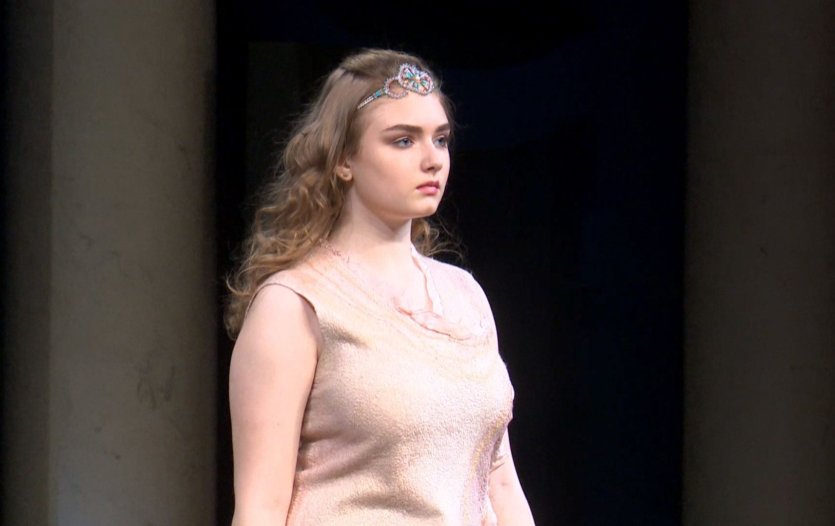 نمایشی جلوبەرگ لە رووسیا بۆ هاوکاریی ئەو خێزانانەی منداڵیان زۆرە