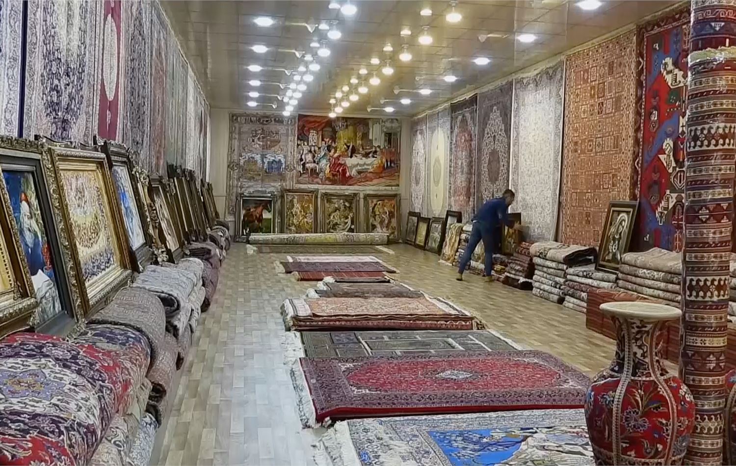 Carpet shops in Sulaimani feel pinch of tightened purse strings