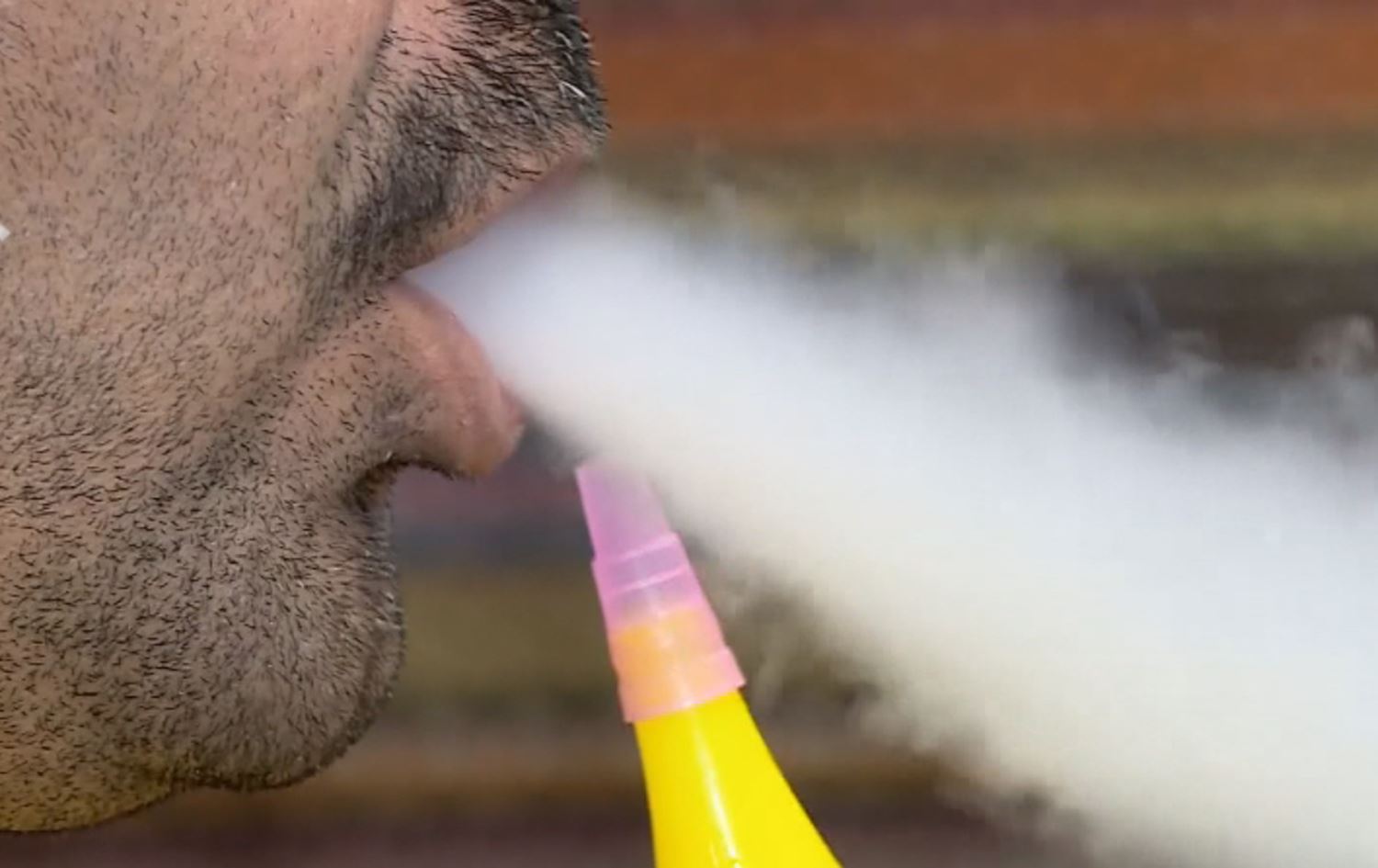 پسپۆڕێکی تەندروستی: کەسانێک دەڵێن فڵان تام و کافتریا نەبێت ناتوانن نێرگەلە بکێشن، ئەمەش ئالوودەبوونە