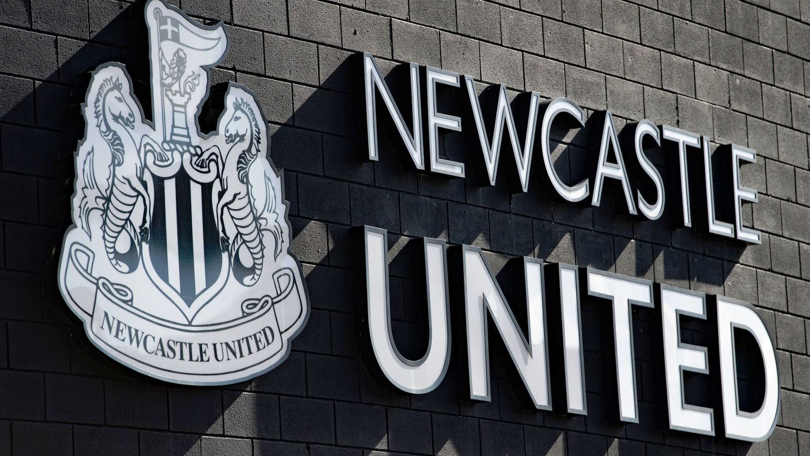 کۆرۆنا تەنگی بە نیوکاسڵ هەڵچنیوە