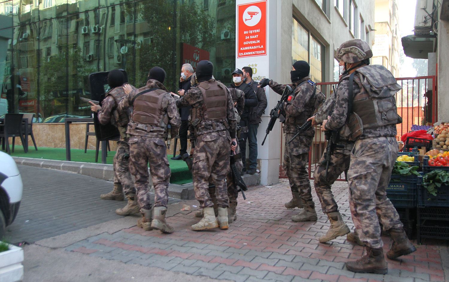 YENİLENDİ - Maraş’ta polise silahlı saldırı: 1 ölü 1 yaralı