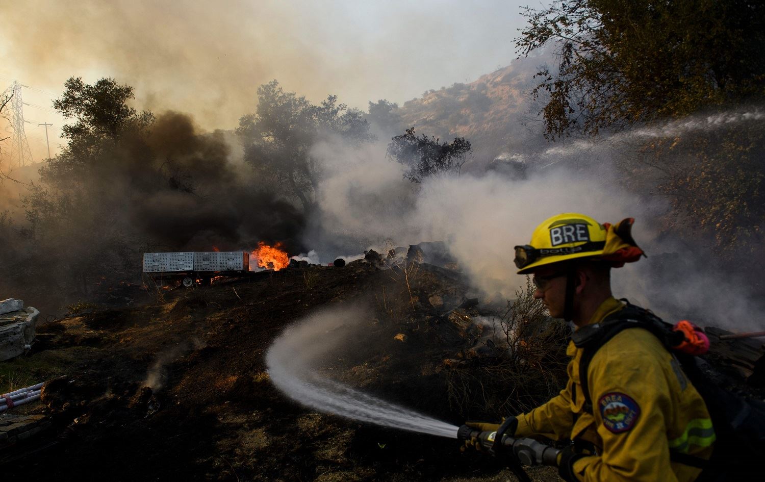 Agirê Kalîforniya 25 hezar kes derbider kirin