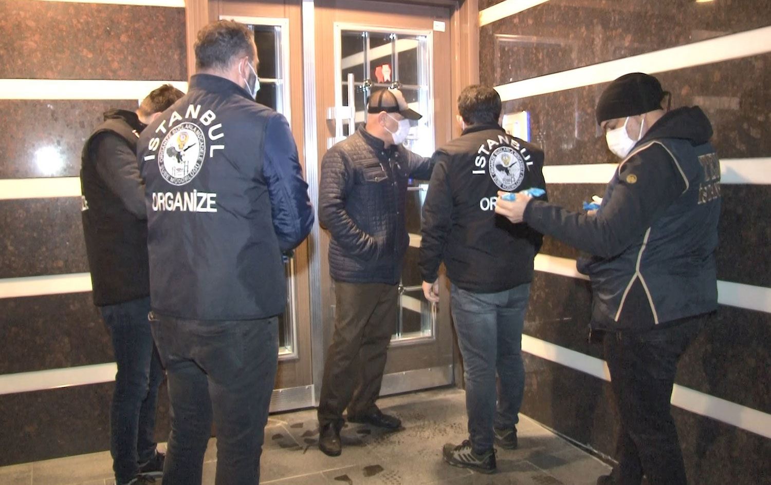 5 ilde yasa dışı silah ticareti operasyonu