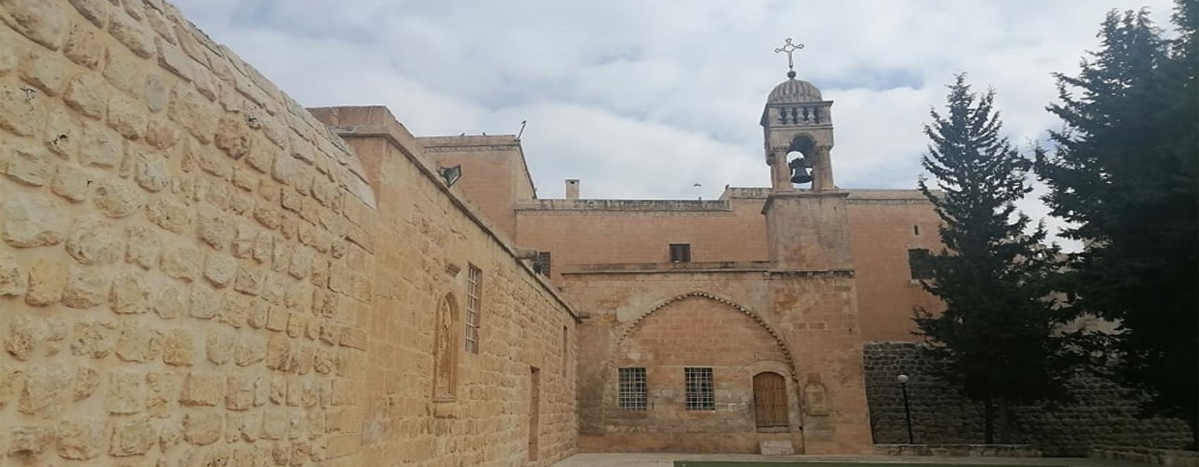 FOTO - Mardin’deki kiliseler salgın nedeniyle sessiz