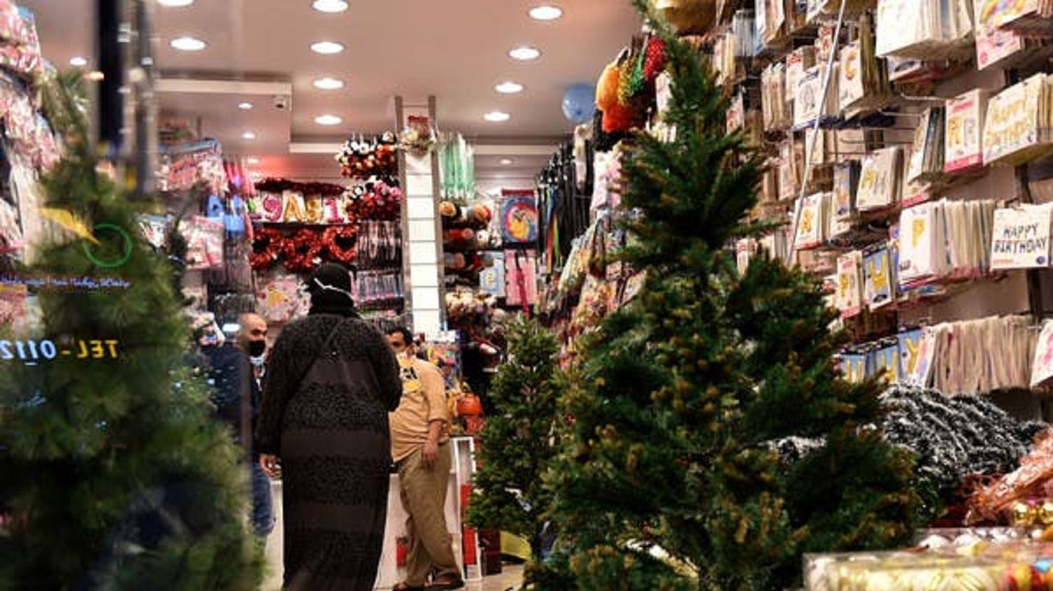 Li Siûdiyê bo cara yekem dara Krîsmasê bi eşkere tê firotin