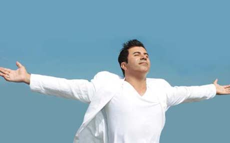 جەمشید لە هۆڵیوود وێنەی دەگیرێت