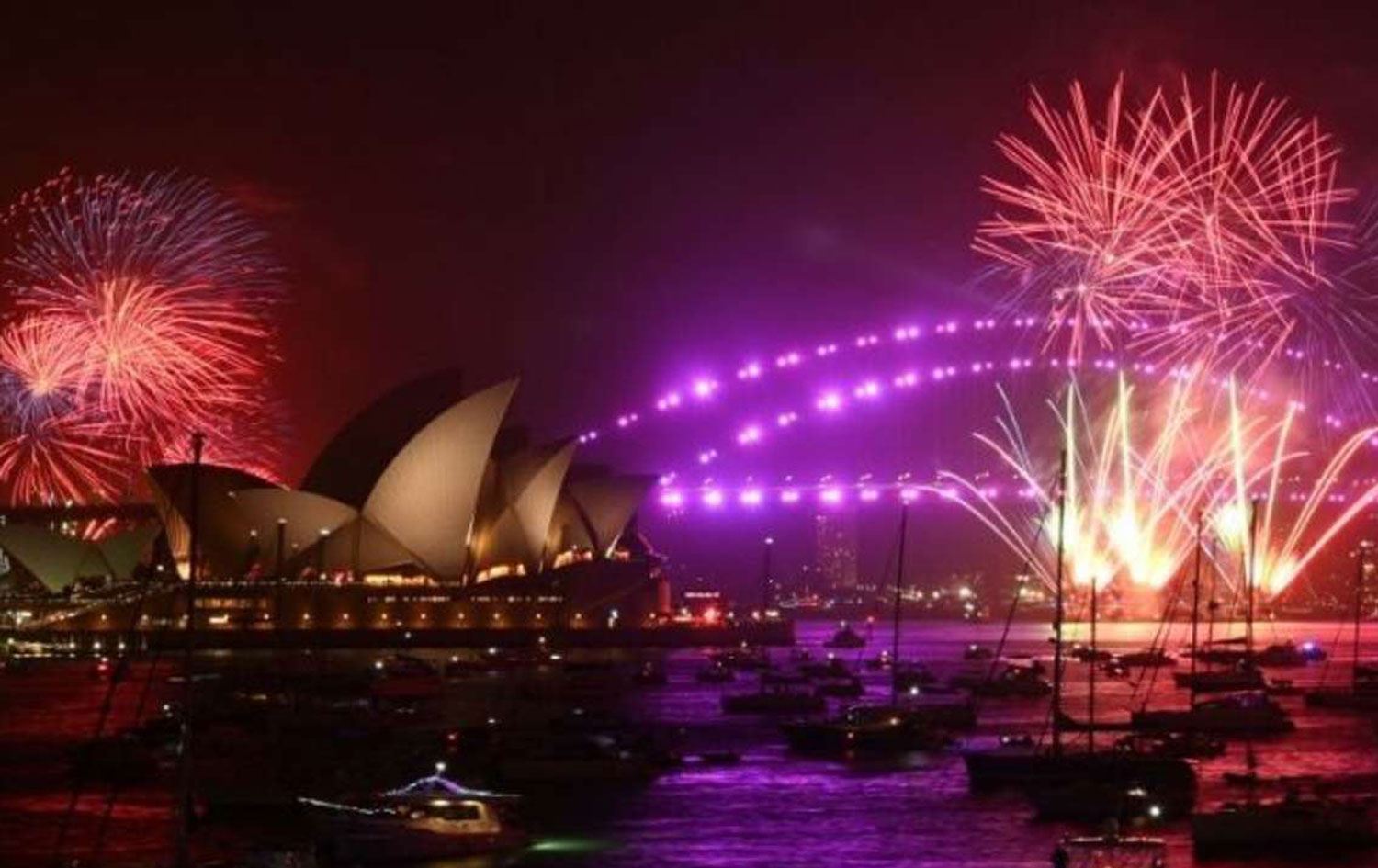 Yeni Zelanda 2021 yılına ‘merhaba’ dedi