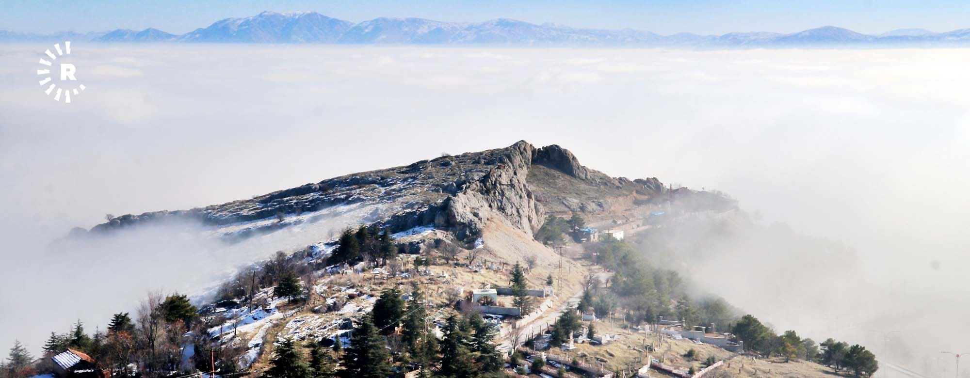 FOTO – Elazığ’ın tarihi Harput mahallesinde sis görüntüleri