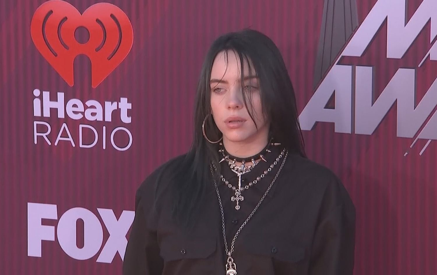 بیڵی ئایڵش ئەلبوومێکی وێنەیی بڵاودەکاتەوە