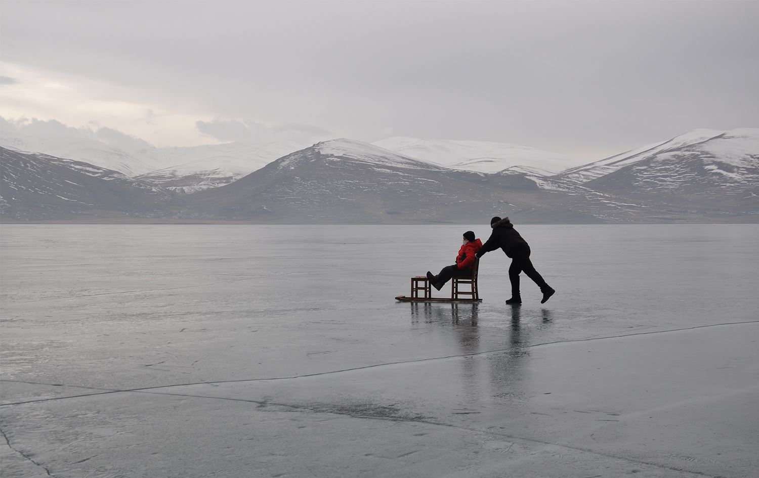 Çıldır Gölü’nde şaşırtan görüntü