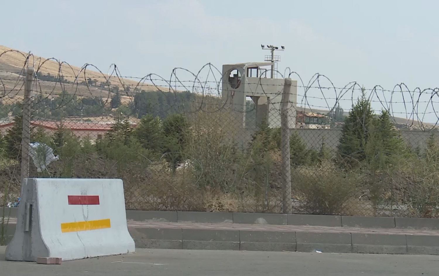 Ji bo Ocalan 400 zîndanî ketine greva birçîbûnê