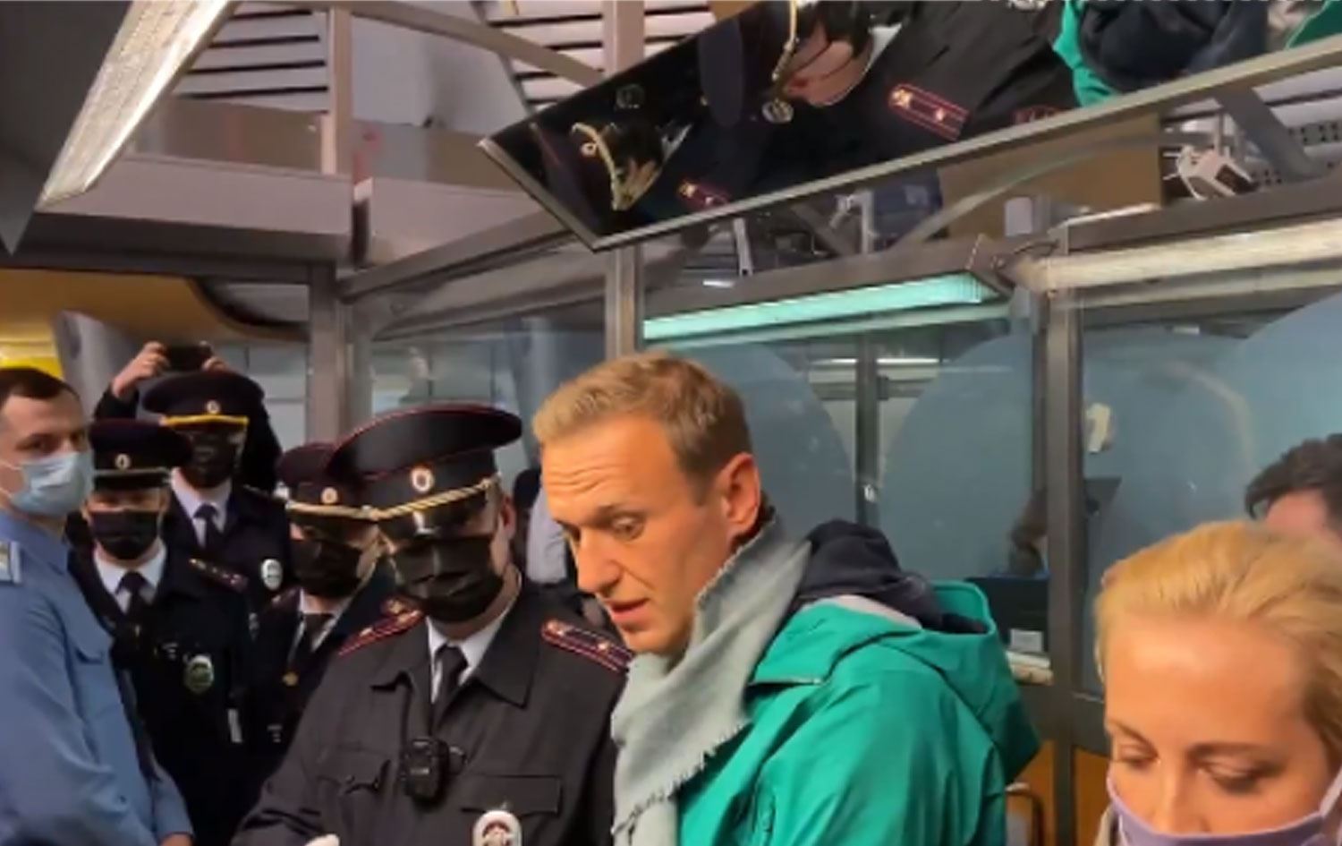 Ülkesine dönen Rus muhalif havaalanında gözaltına alındı