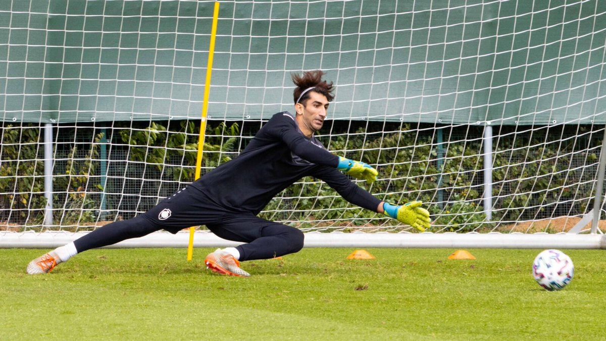 عەلیڕەزا بەیرانوەند سکاڵا لە دژی پێرسپۆلیس تۆمار دەکات