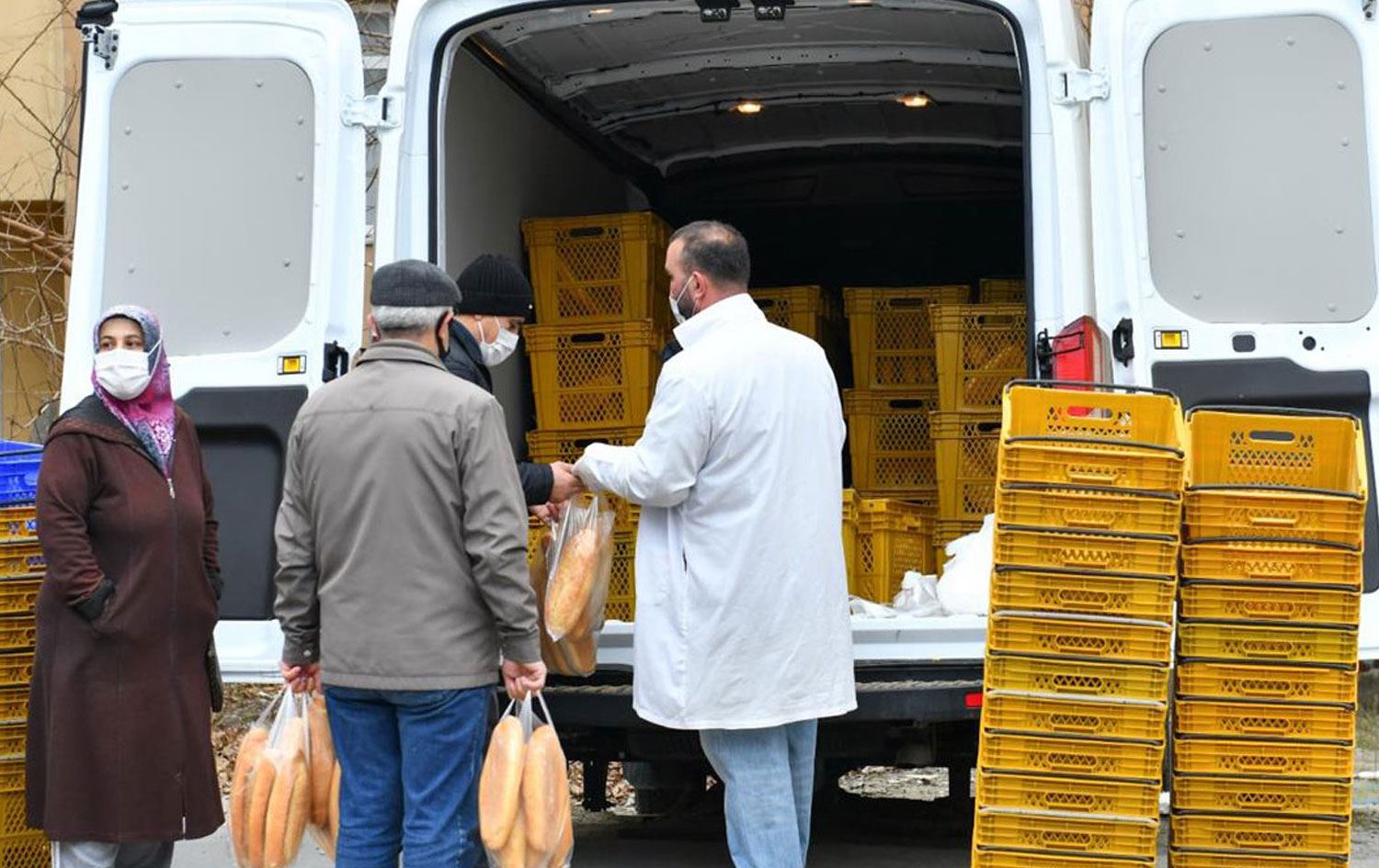 Tarım ve Orman Bakanlığı ile İBB arasında mobil ekmek satışı tartışması