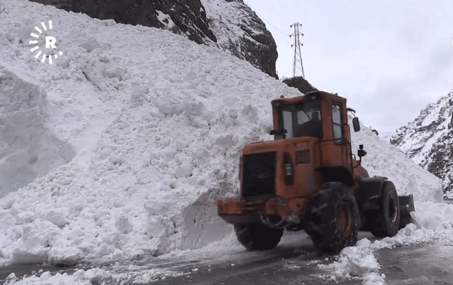 Hakkari’de 66 köy yolu ulaşıma kapandı