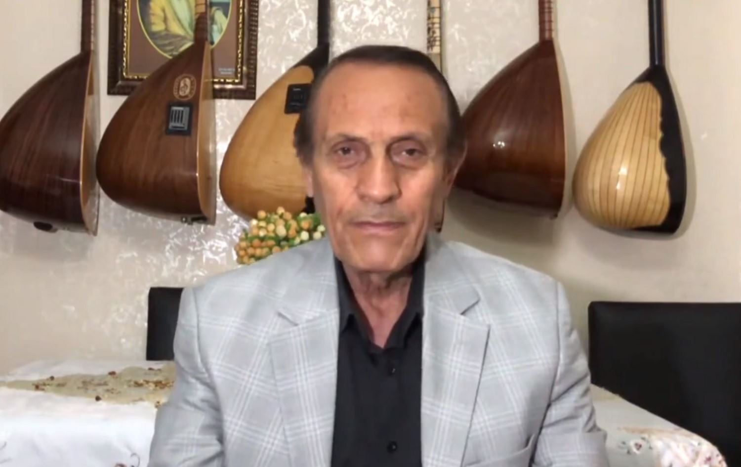 Dengbêj Kazo bo nexweşxaneyê hat rakirin