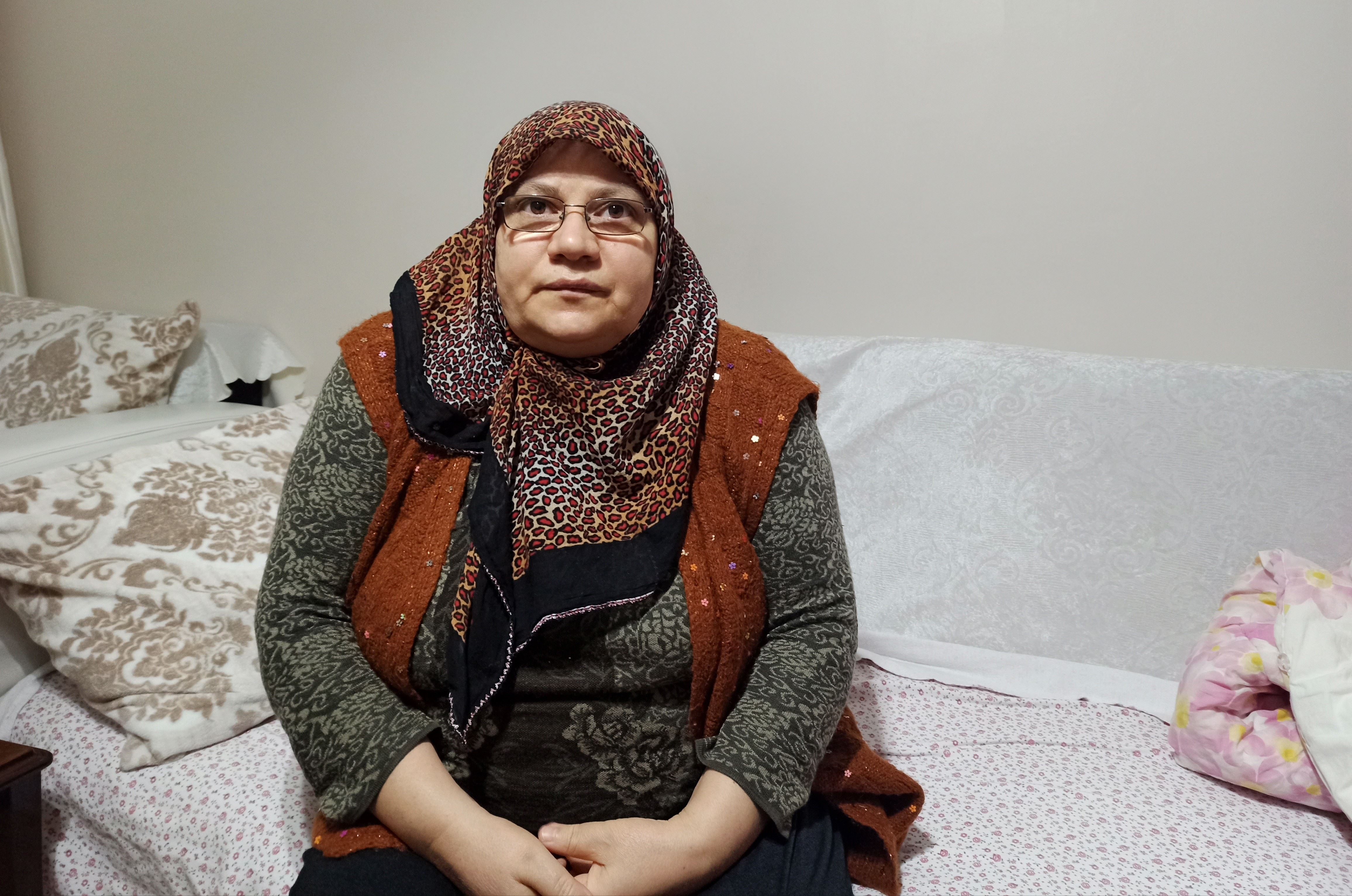 Göz ameliyatı için yardım bekliyor