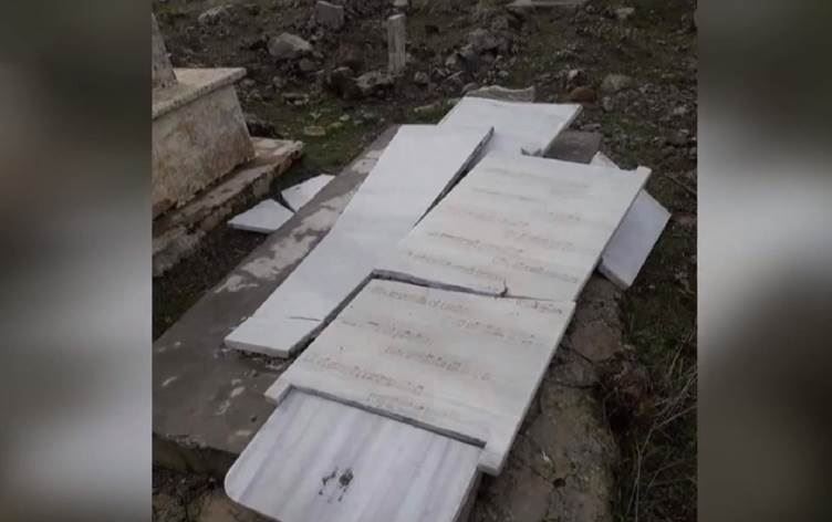 Efrin’de silahlı gruplar Kürt şairin mezarını tahrip etti