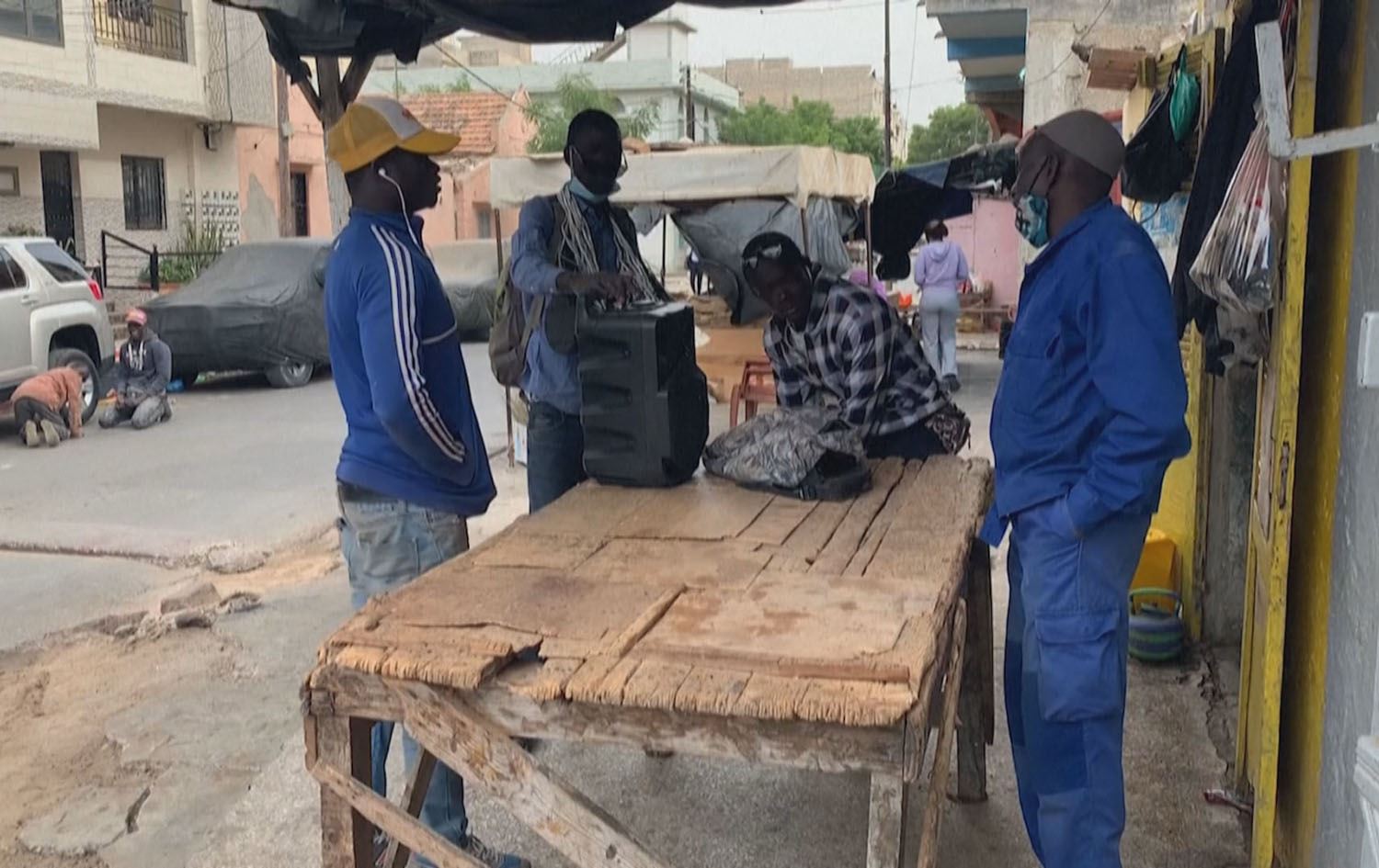 وڵاتانی ئەفریقیا لە کێبڕکێی بەدەستهێنانی ڤاکسیندا لەدوای دواوەن