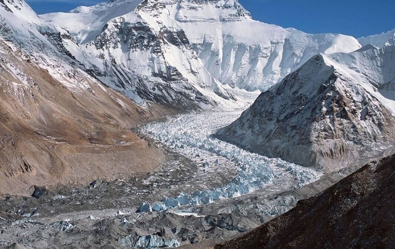 Hindistan'da buzul felaketi: 150 kişi kayıp