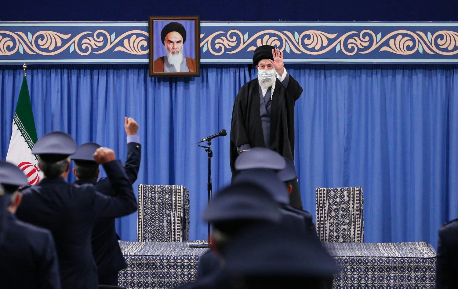 Xaminêyî: Dorpêçan rakin em dê vegerin ser rêkeftina atomî