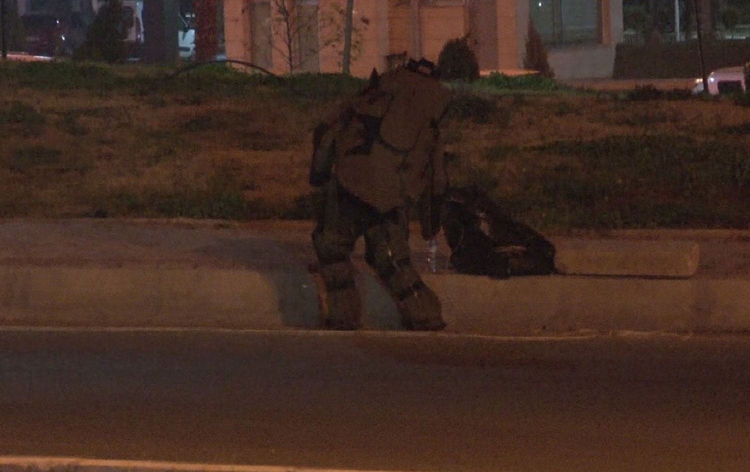 Urfa’da yol kenarına bırakılan siyah torbalar fünye ile patlatıldı