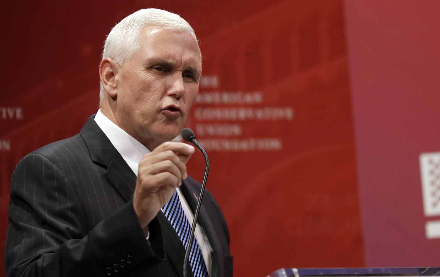 مایک پێنس.. لە جێگری سەرۆکی ئەمریکاوە بۆ پێشکێشکاری بەرنامەیەکی رادیۆیی