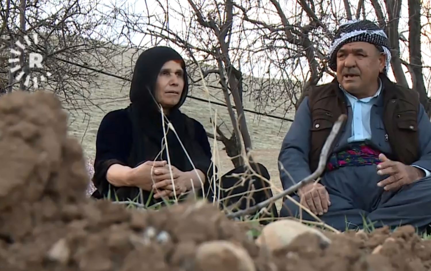 قصة حب عمرها 45 عاماً يتشاركها زوجان مع ابنائهم الستة و15 حفيداً