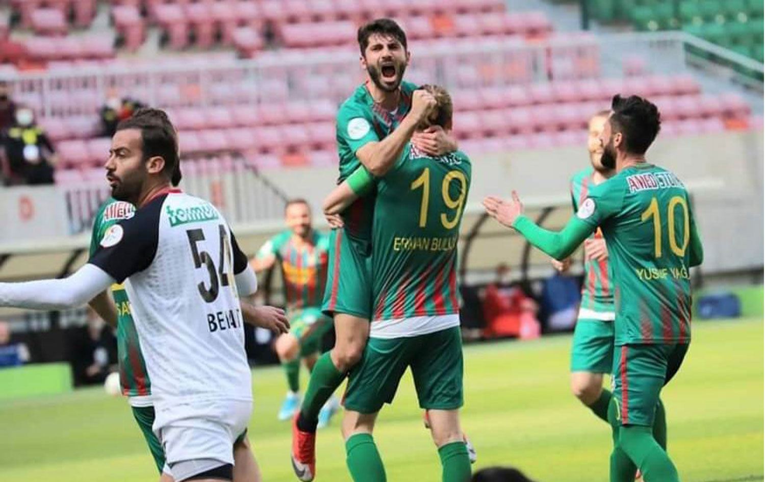 Amedspor evinde Uşakspor’u yenerek nefes aldı