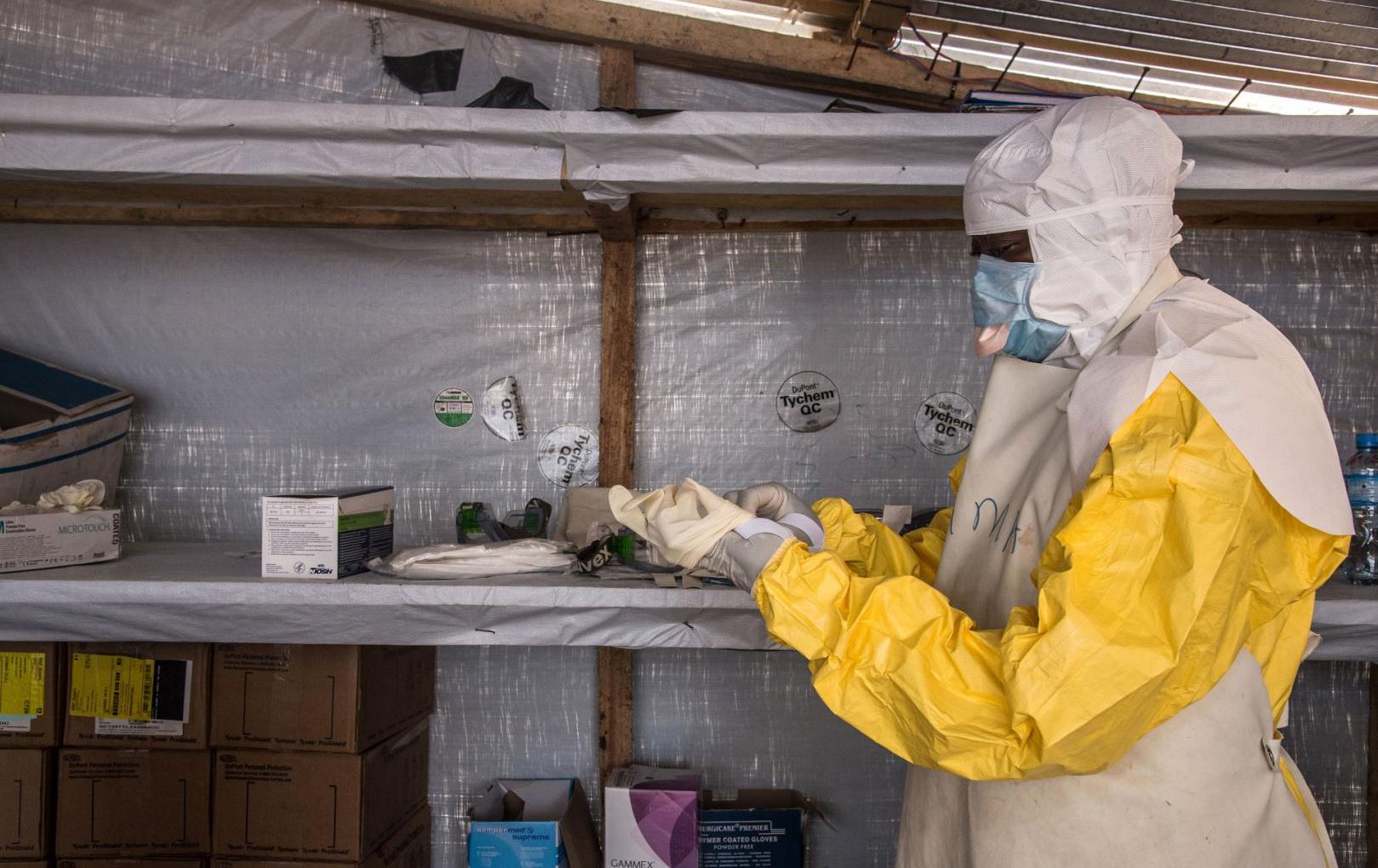 لە گینیا سێ کەس بەهۆی تووشبوون بە ڤایرۆسی ئیبۆلا گیانیان لەدەستداوە