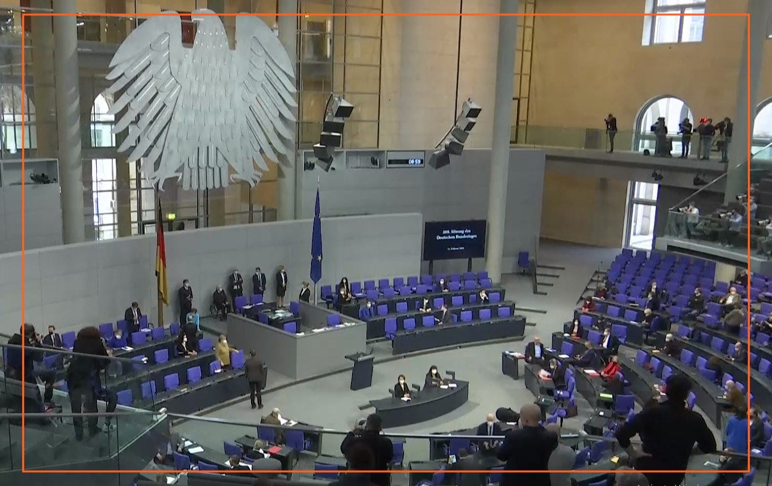 Parlamentoya Almanyayê mûçeyên parlamenteran kêm dike