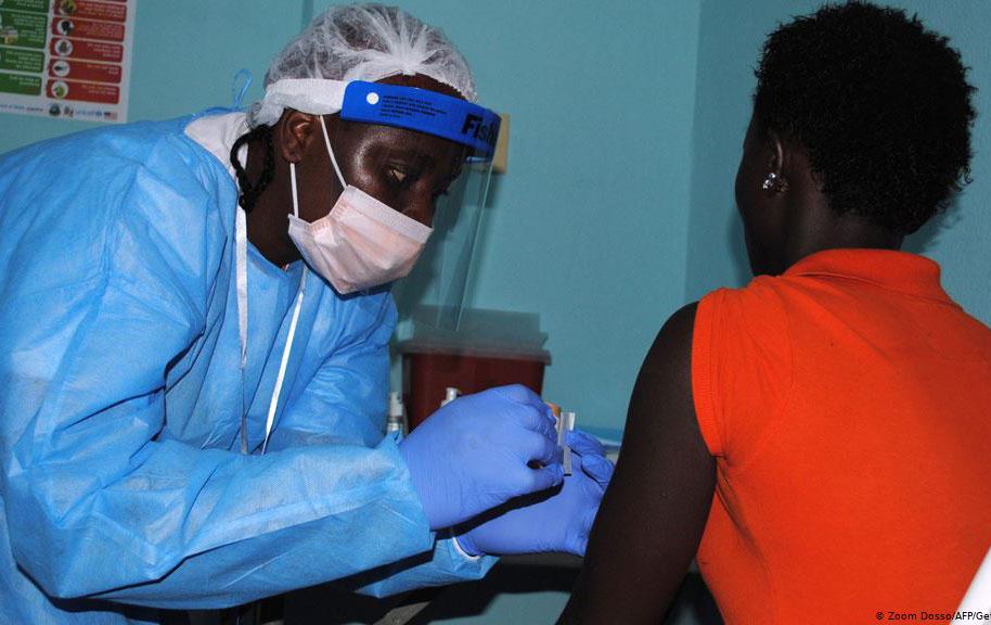 رێکخراوی تەندروستیی جیهانیی 11 هەزار ژەم پێکوتەی ئیبۆلای رەوانەی گینیا کرد