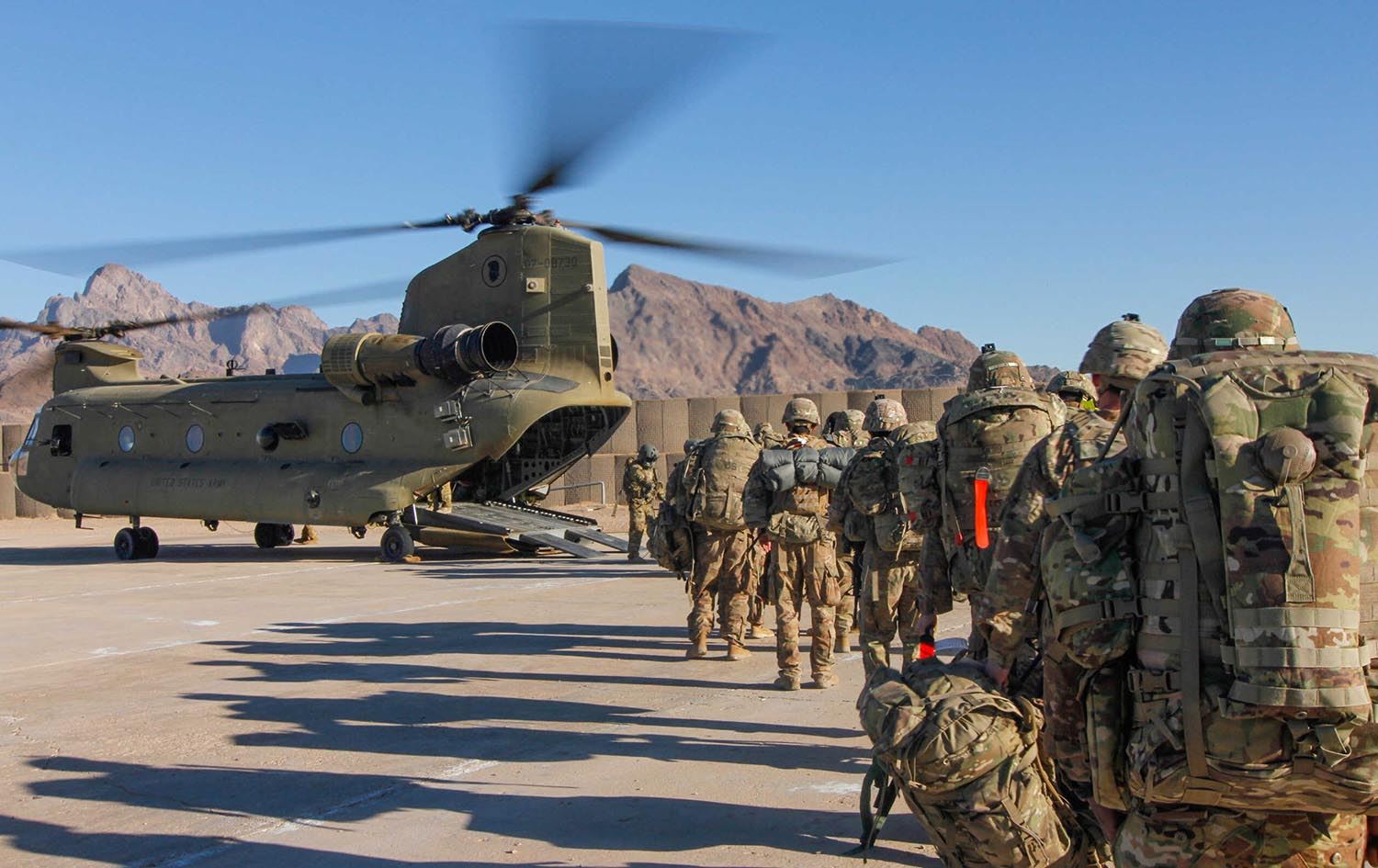 وەزیری بەرگری ئەمریکا: بەبێ بەرنامە لە ئەفغانستان ناکشێینەوە