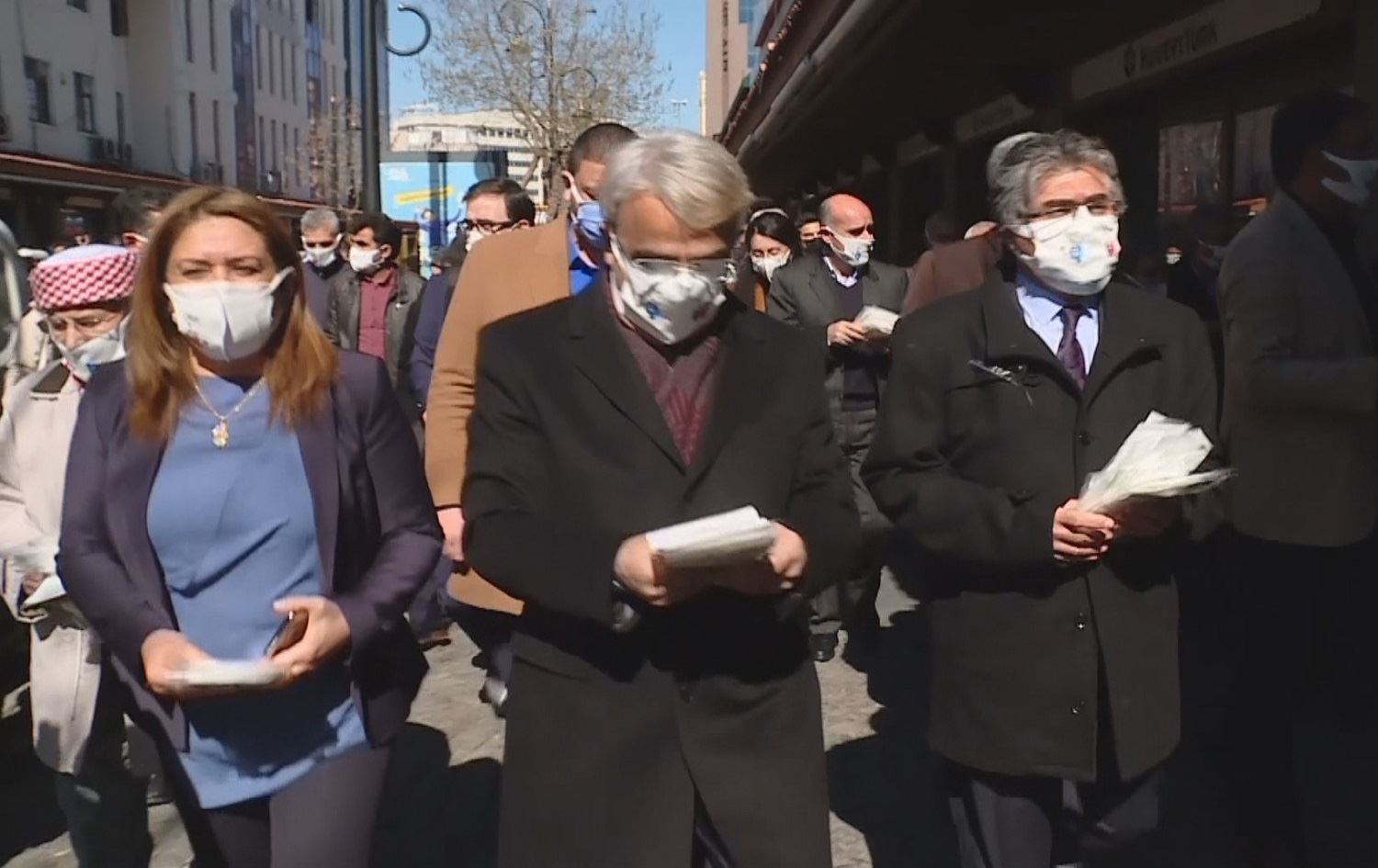 Îmzeyên bo Kurdî hem bi mal bi mal û hem bi online têne berhevkirin