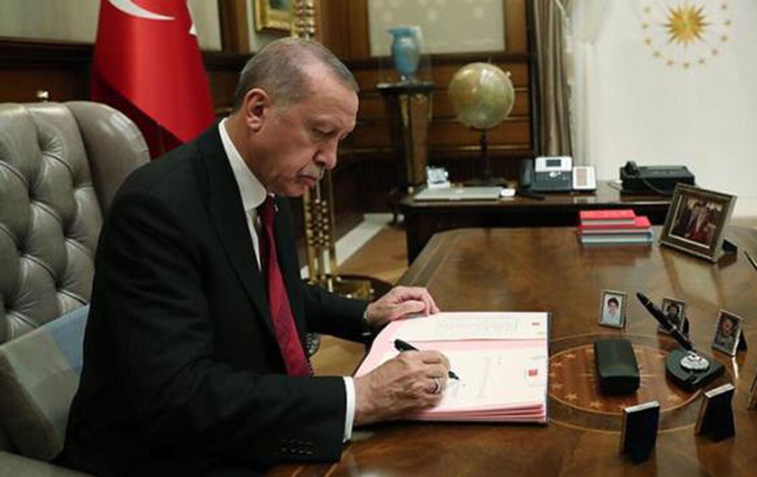 Selvi: Erdoğan seçim yasası taslağında önemli değişiklikler yaptı